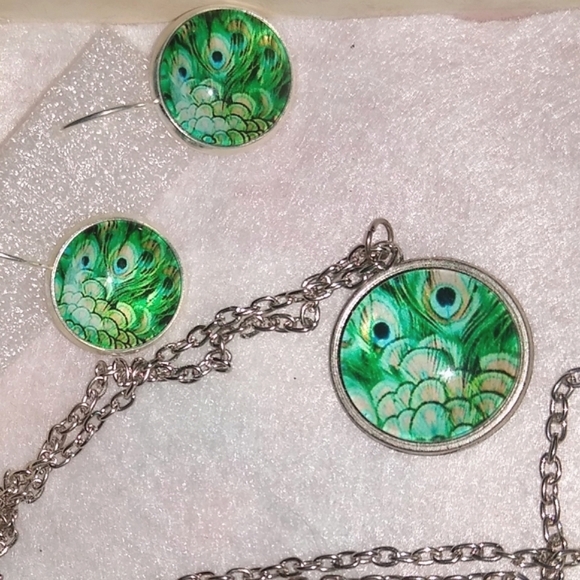 SET of 2: Peacock Earrings and Necklace - Picture 4 of 10